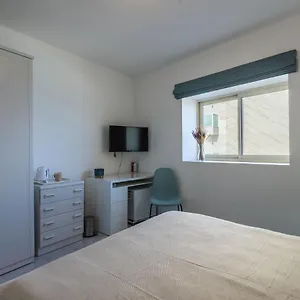  Homestay Bedrooms With Ensuite Bathrooms